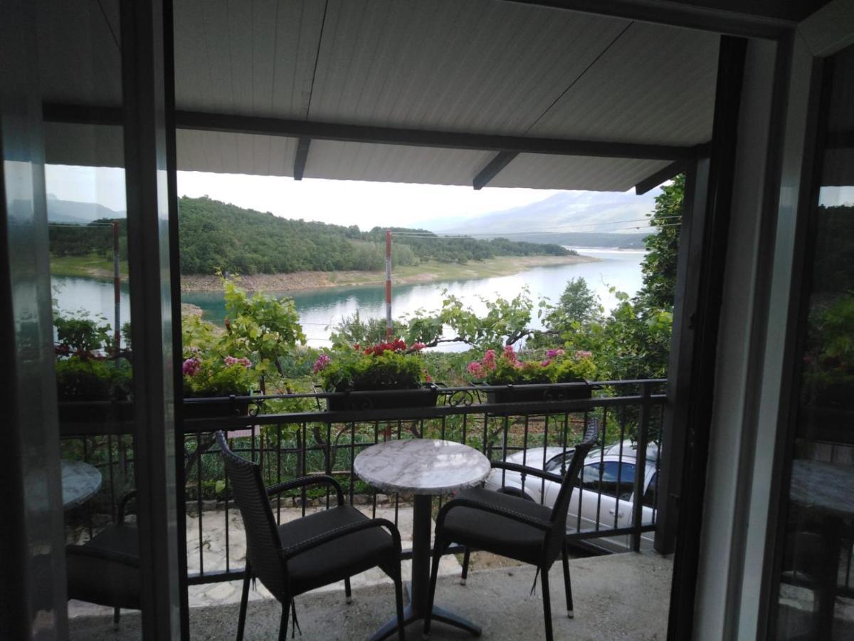 Holiday Home Marija Vrlika Eksteriør bilde
