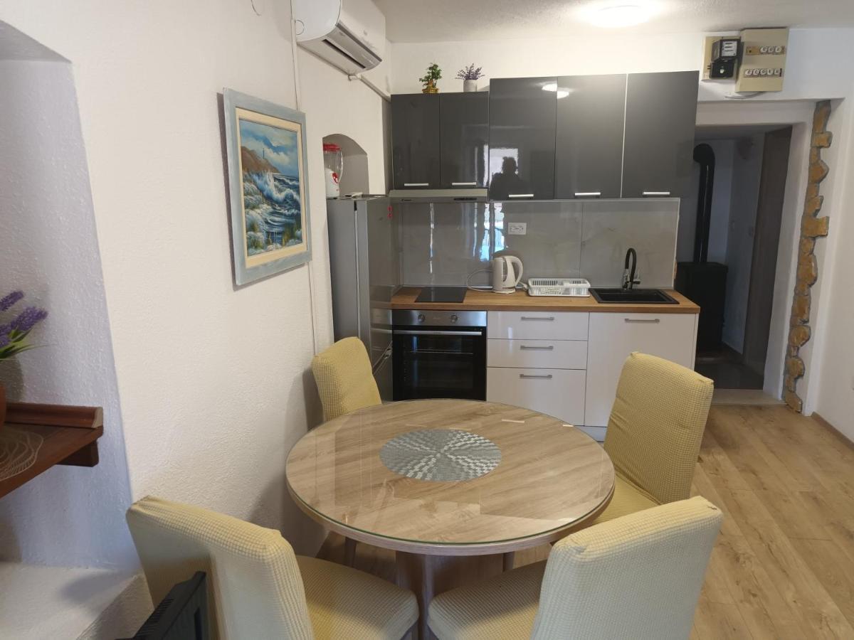 Holiday Home Marija Vrlika Eksteriør bilde