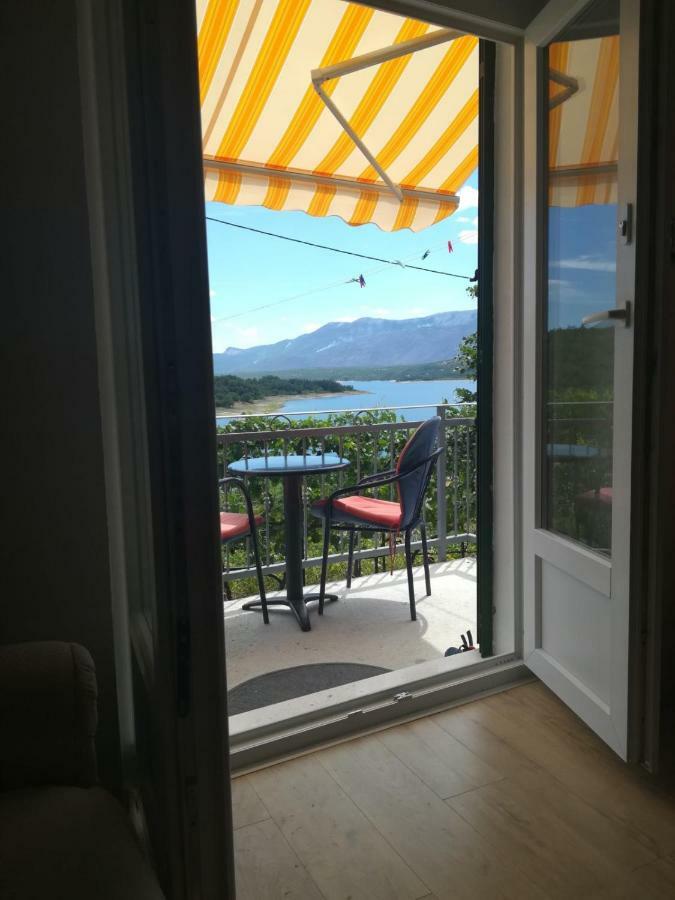 Holiday Home Marija Vrlika Eksteriør bilde