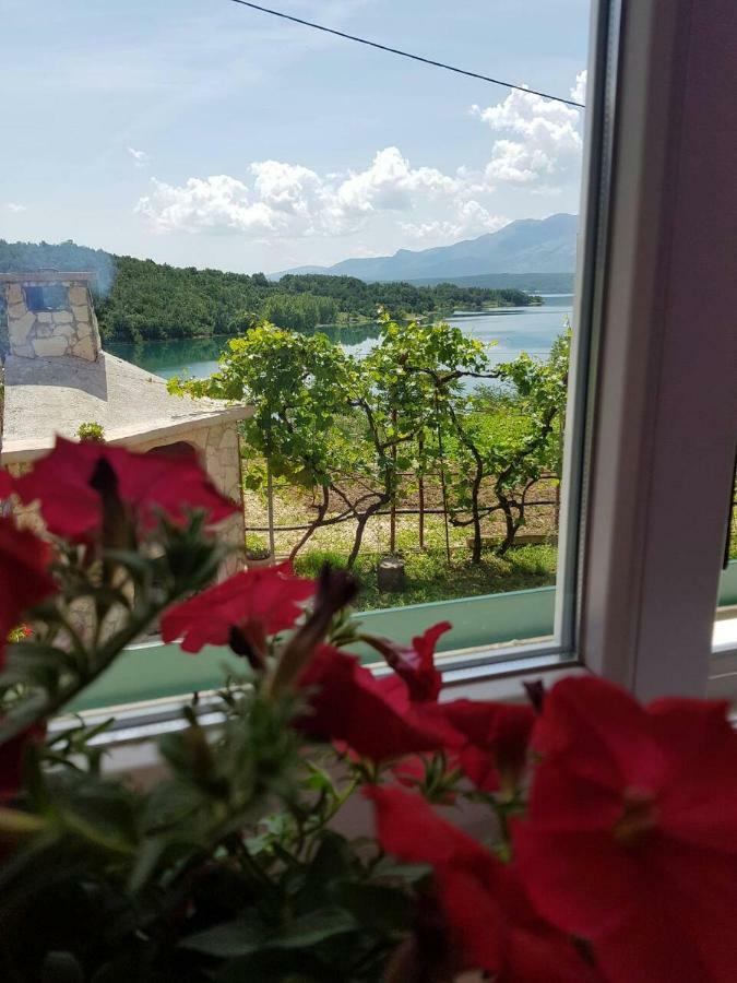 Holiday Home Marija Vrlika Eksteriør bilde
